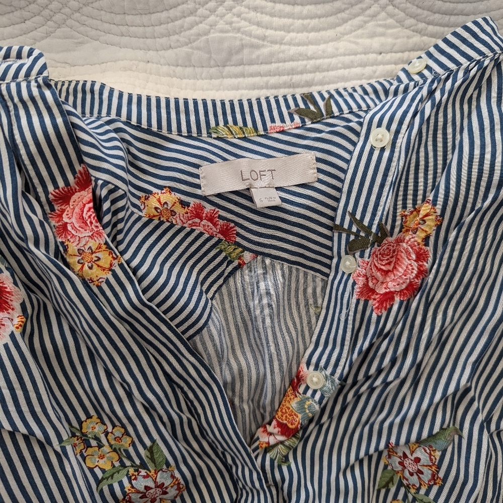 Like New Loft Floral Striped Button Blouse - Picture 3 of 8
